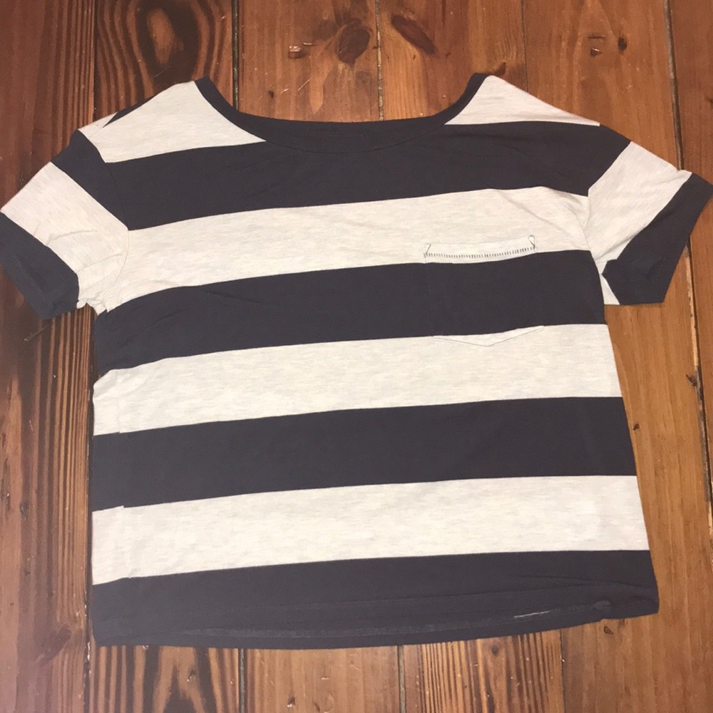 Short sleeve top
